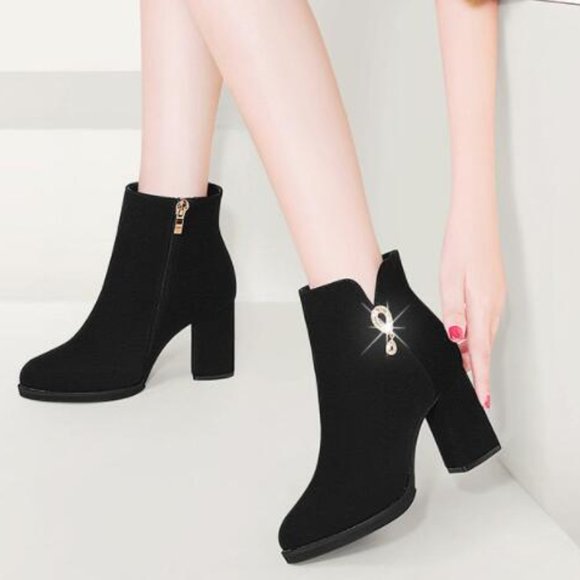 2 heels Cut Out Stock Images & Pictures - Alamy A pair of high heels